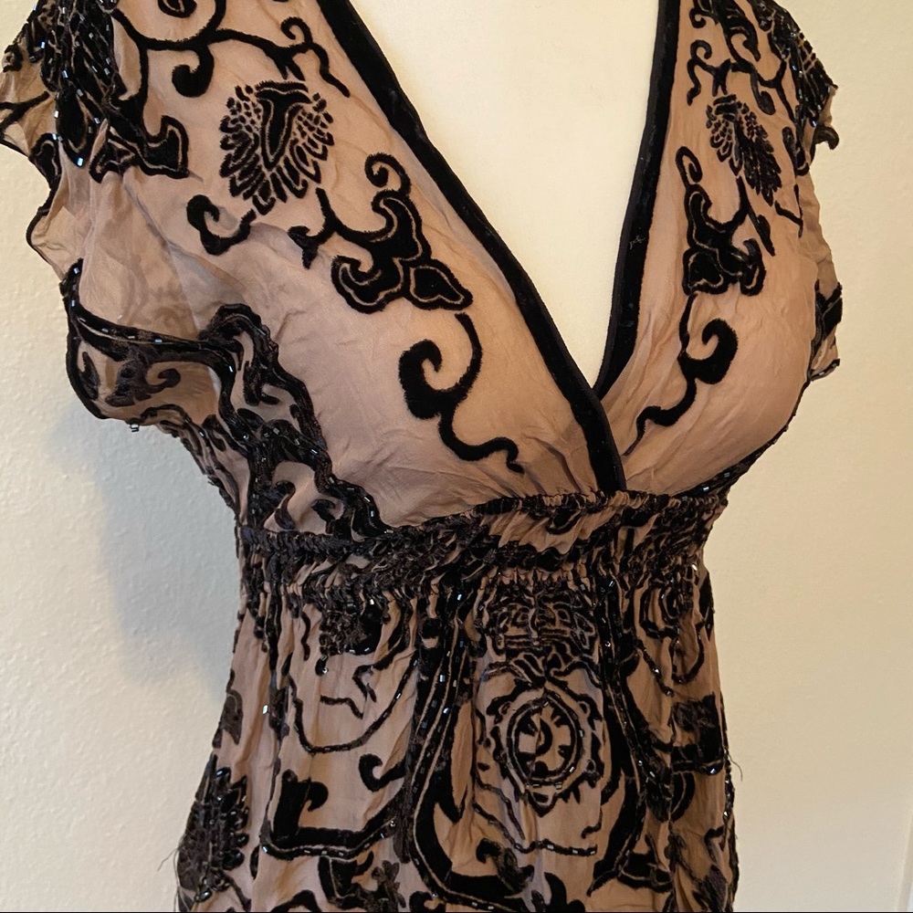 EARLY 2000s TAN BLACK LACE BOHEMIAN SEQUIN VELVET TOP